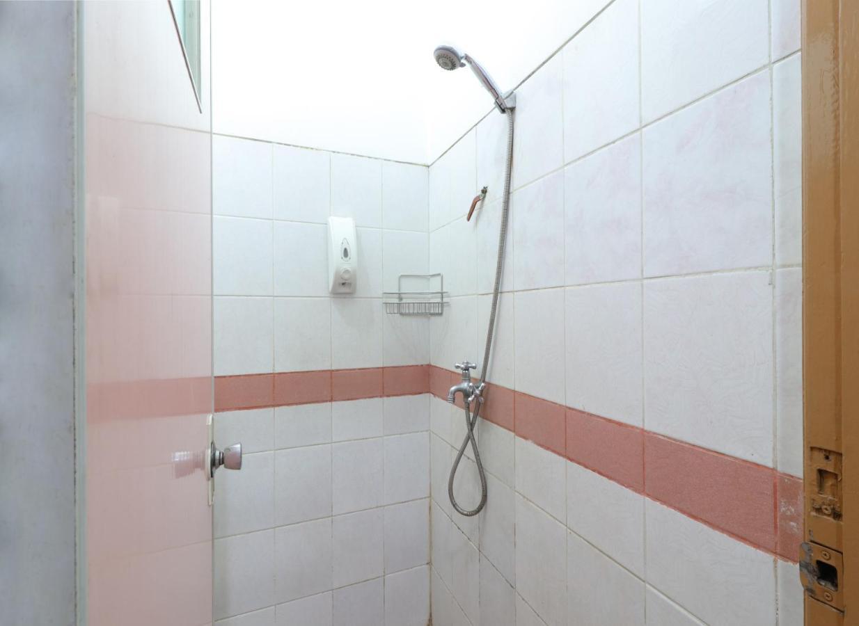 Hotel Huswah Airport Tangerang Ngoại thất bức ảnh
