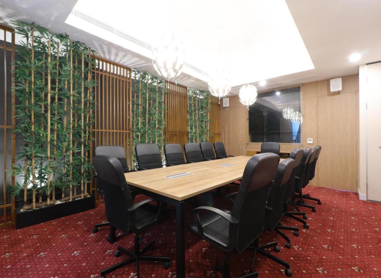 Hotel Huswah Airport Tangerang Ngoại thất bức ảnh